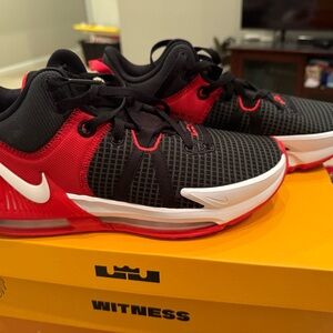 Nike LeBron James Witness VII Basketball Sneakers-Size 9.5 Men’s, 11 Women’s